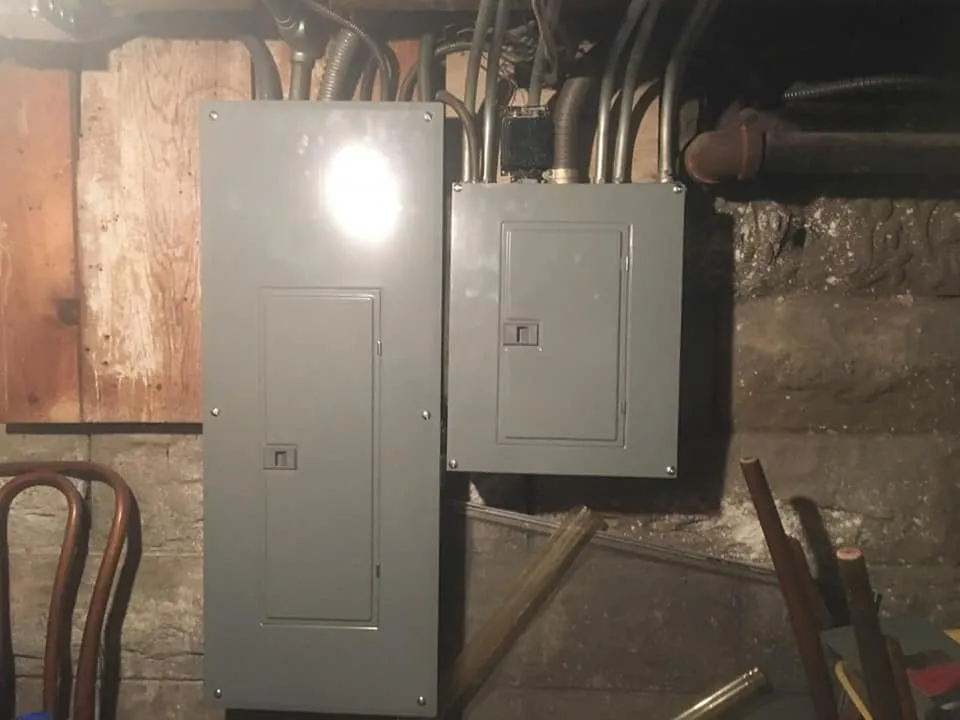 Slide of Dudely Electric