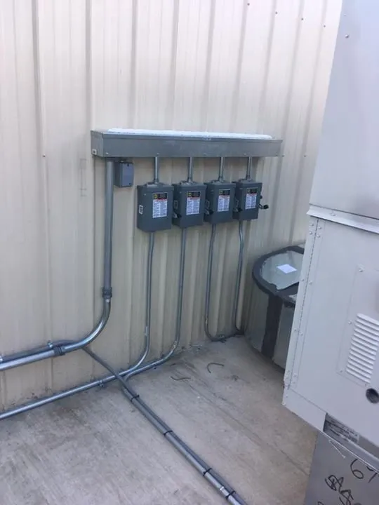 Slide of Dudely Electric