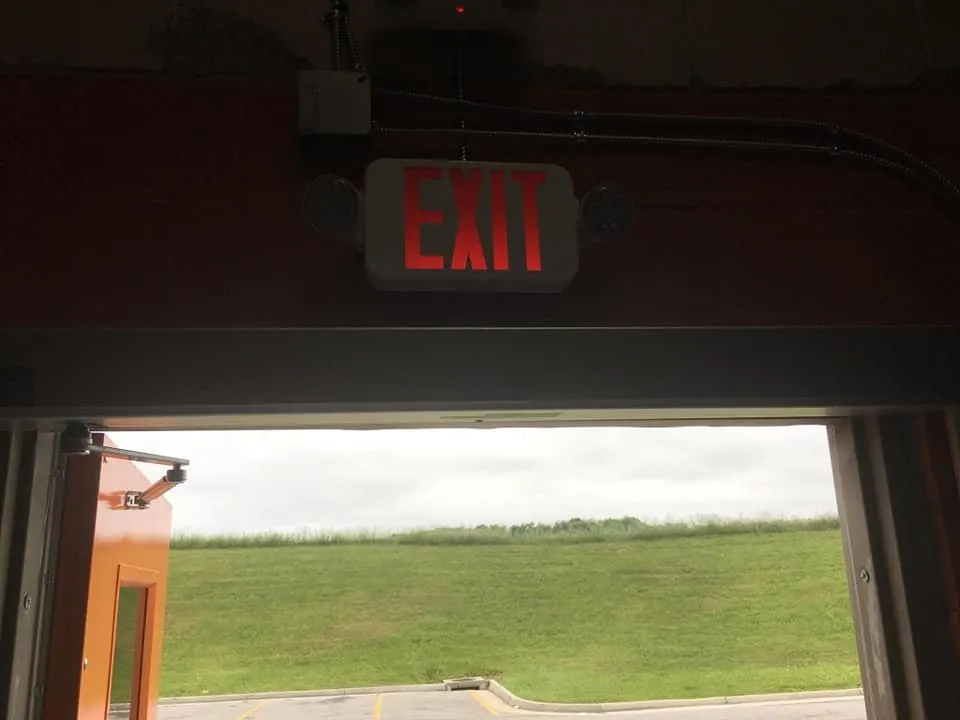 Slide of Dudely Electric