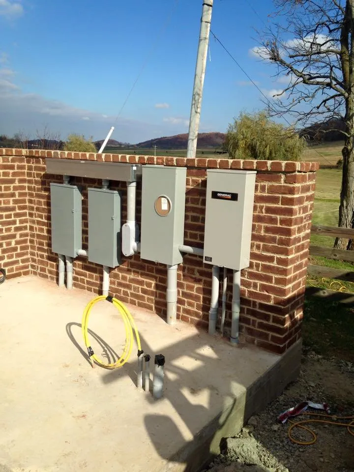 Slide of Dudely Electric