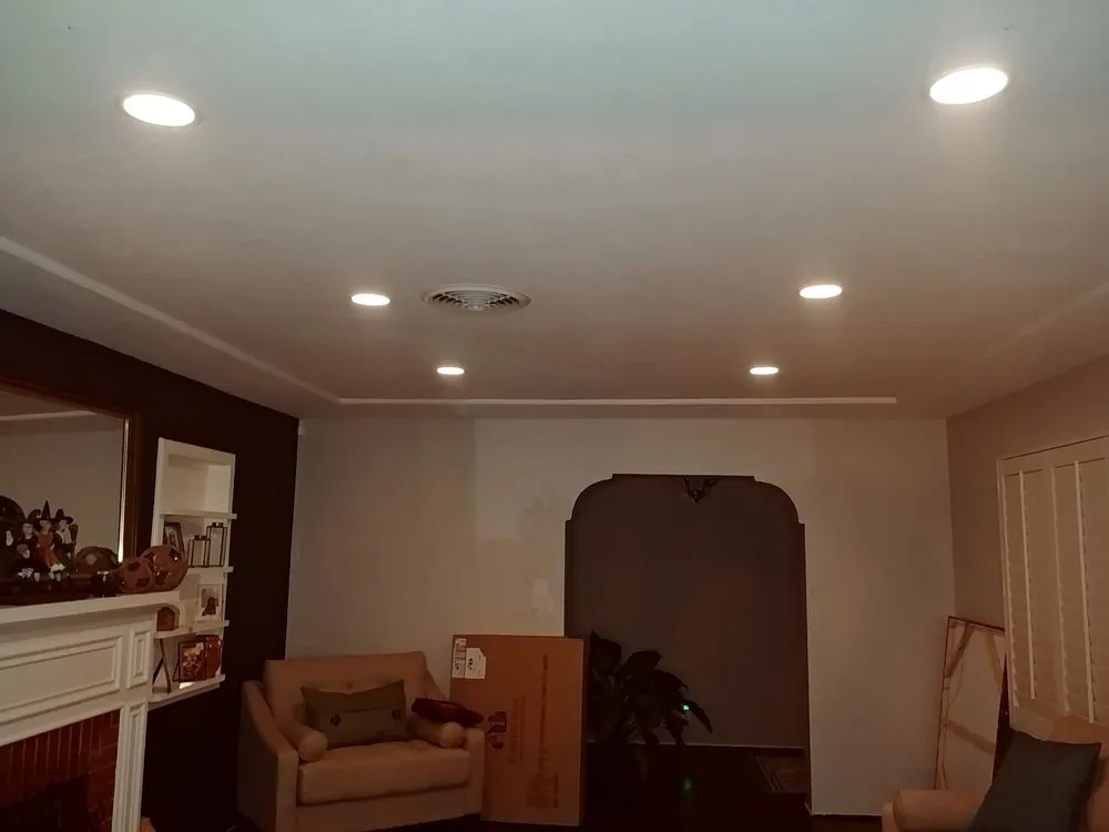 Professional electrician providing electrical repair in , 