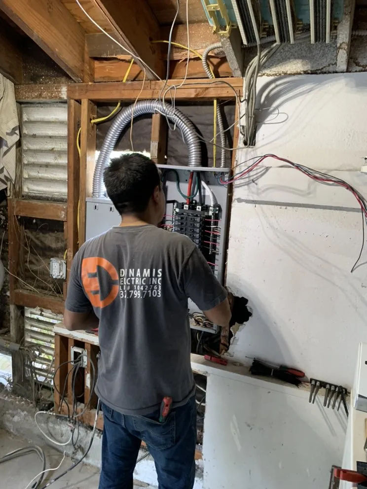 Licensed outlet and switch repair experts serving , - Dunamis Electric