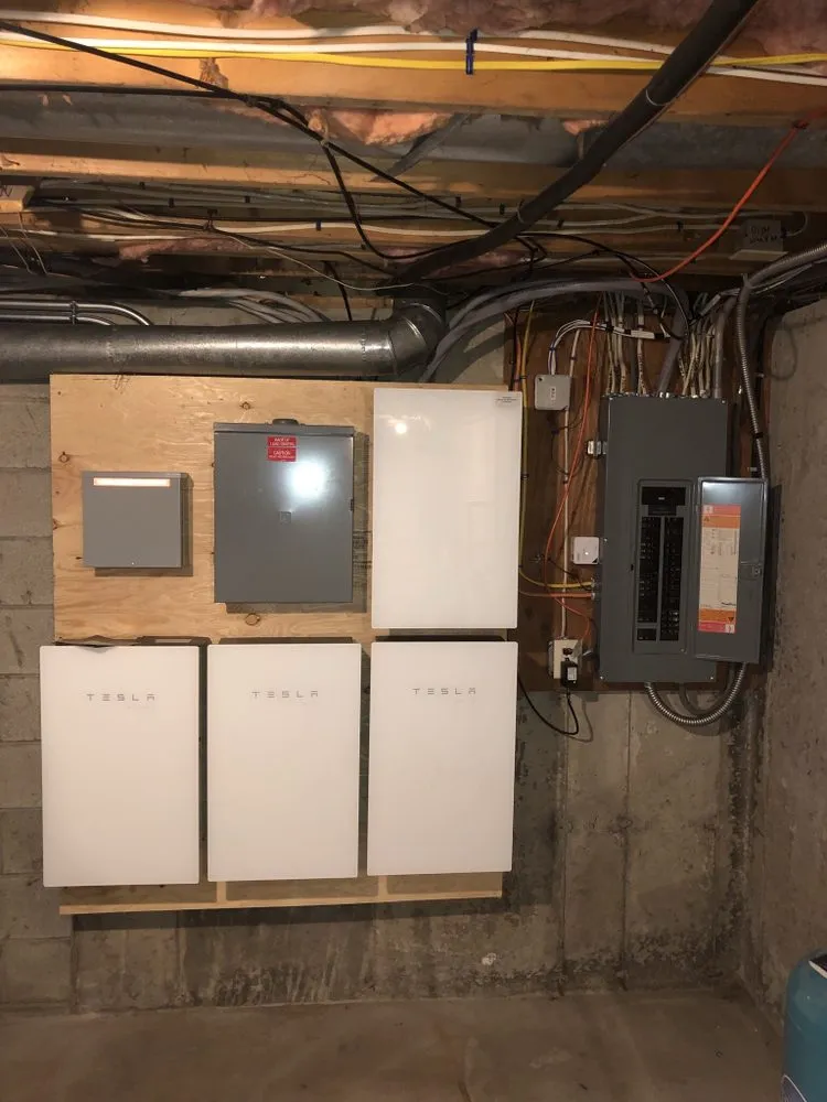 Slide of Dustin Bucher - Journeyman Electrician