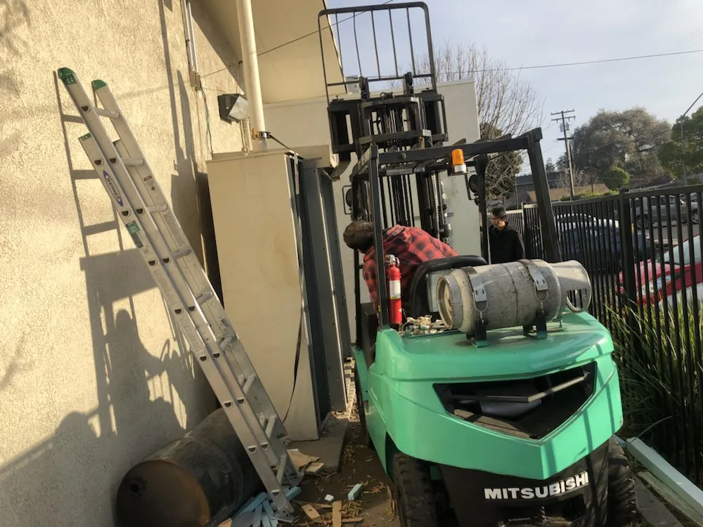 Slide of DV Electric