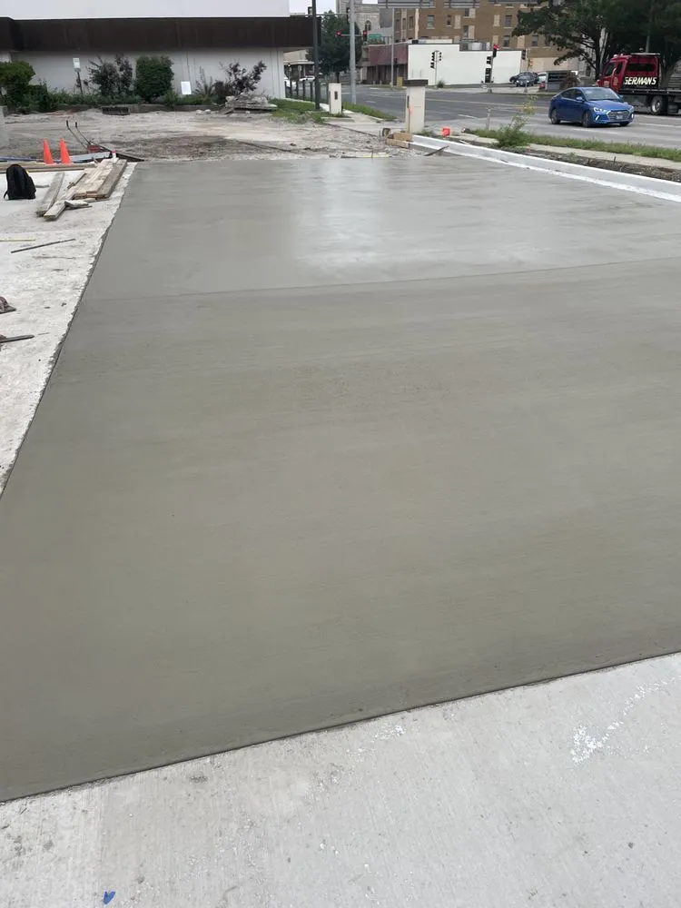 Slide of Dynamic Construction & Management