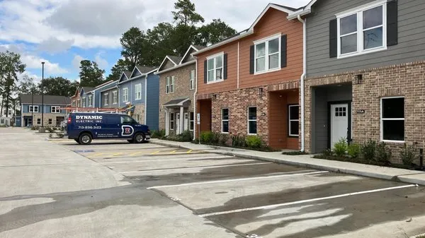 Dynamic Electric Logo