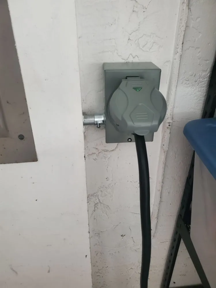 Slide of Dynamic Electric Solutions