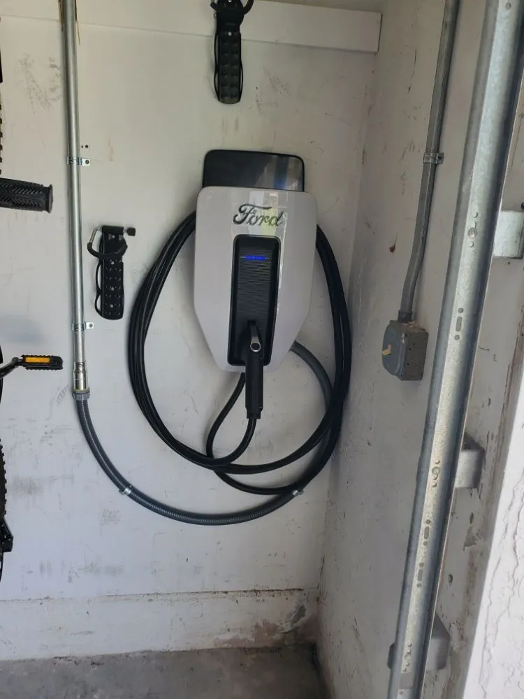 Slide of Dynamic Electric Solutions