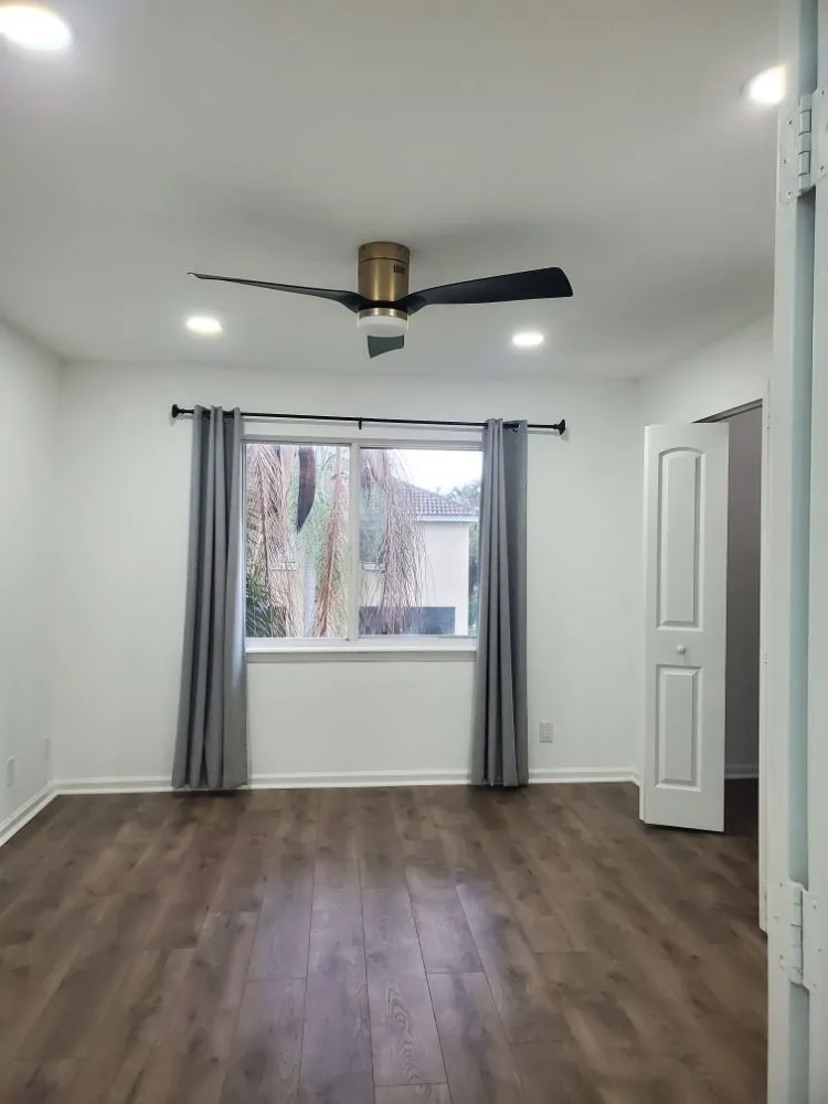 Slide of Dynamic Electric Solutions