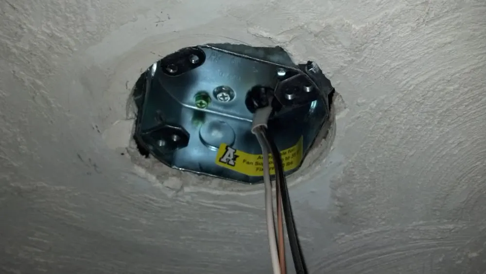 Slide of Dynamic Electrical Solutions