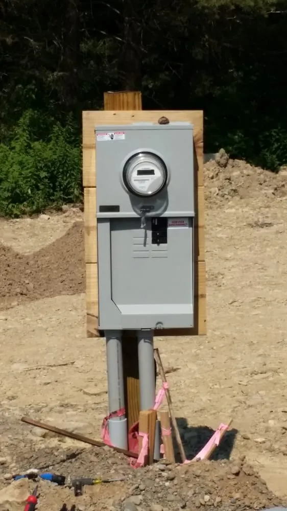 Trusted electrician providing emergency electrical service in ,