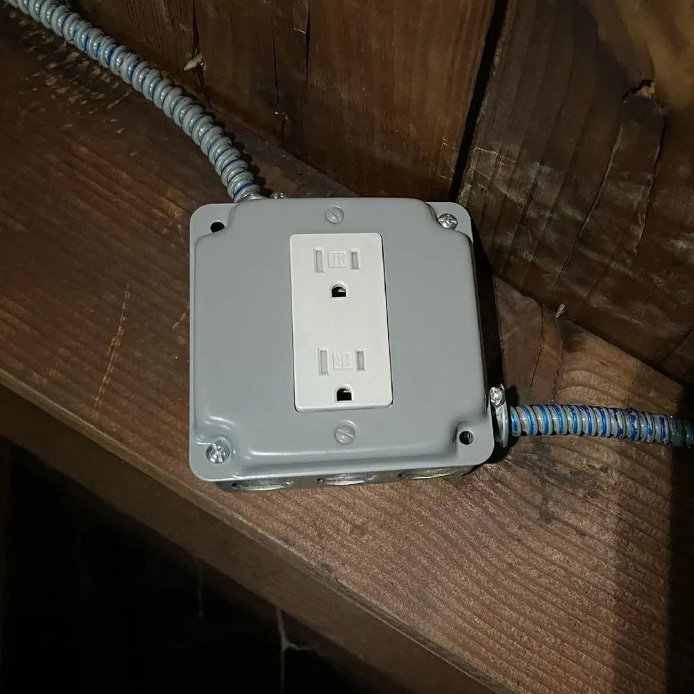 Slide of Dynamic Emergency Electrician