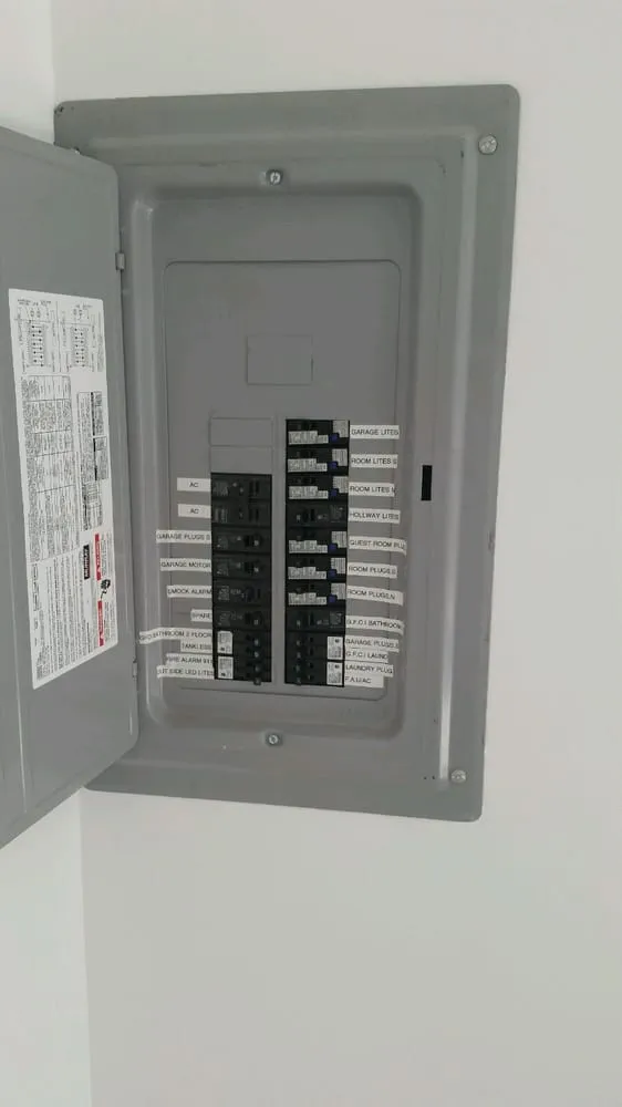 Trusted circuit breaker repair service in ,  - Dynamic Power Electric