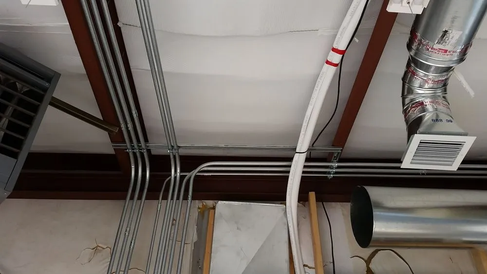 Certified electrician providing circuit breaker repair in Carlotta, CA - Dynamic power systems