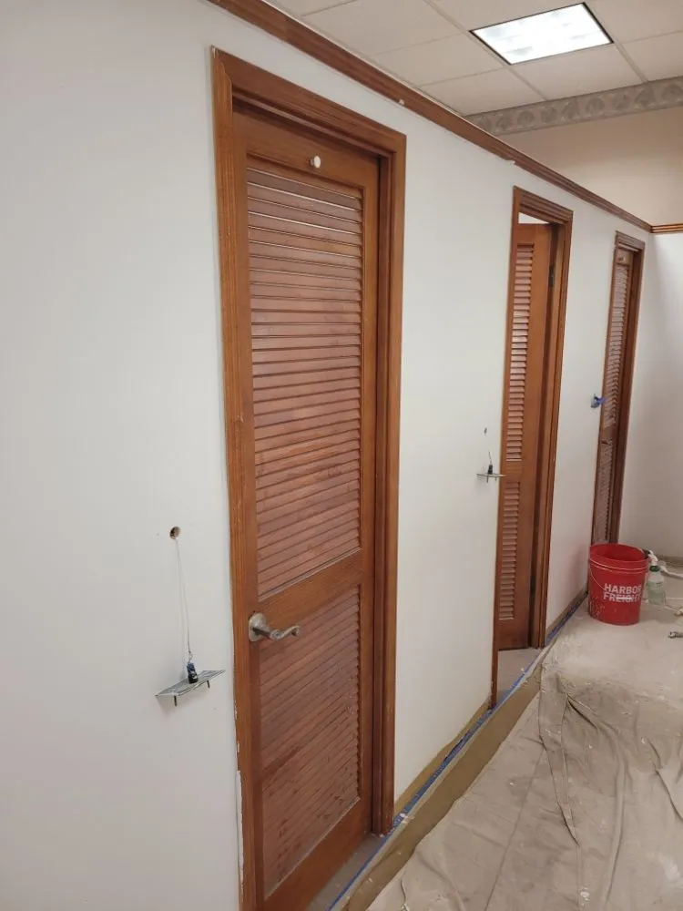 Slide of D'z Hands Home Remodel and Repair