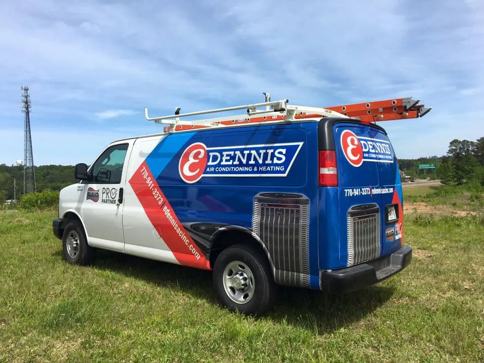 Professional electrician providing electrical repair in , 