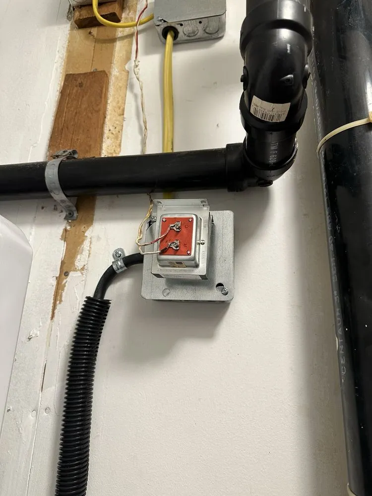 Expert outlet and switch repair experts serving ,  - E I Electrical