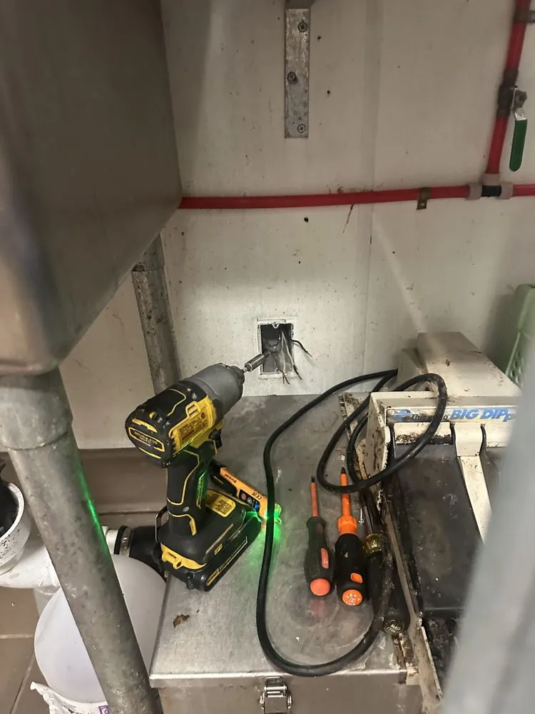 Slide of E L Electric