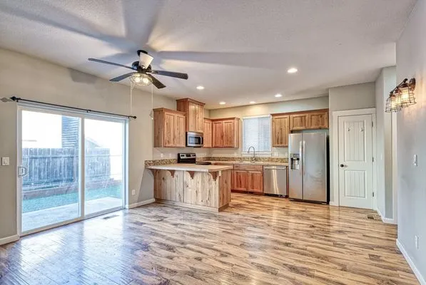 E Line Electric Logo