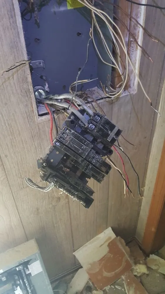 Expert circuit breaker repair service in , - E-Z-A Electric