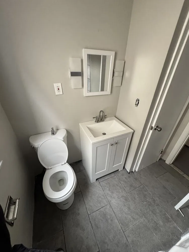 Slide of E-Z Painting