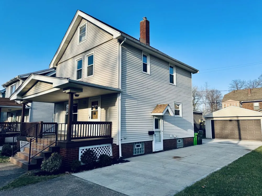 Slide of E-Z Painting