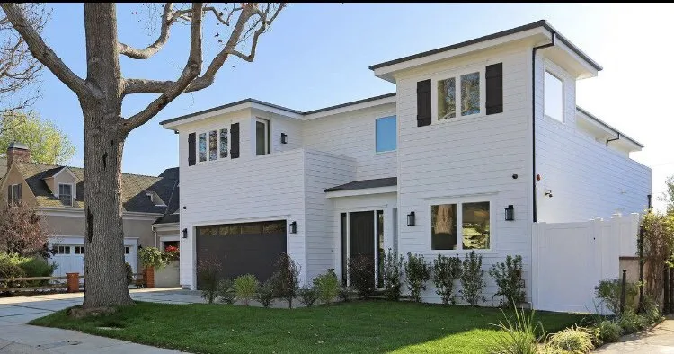 Slide of E4 Electric