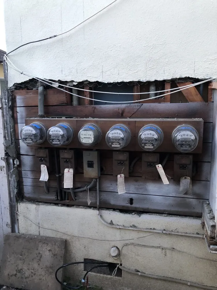 Slide of E&A Electric