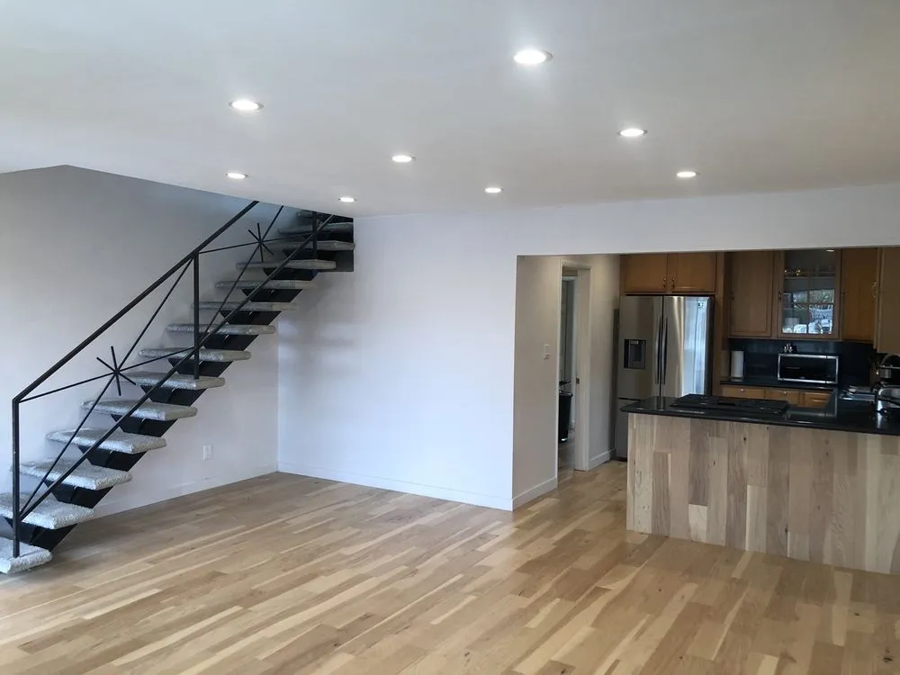 Slide of EA Handyman Plus