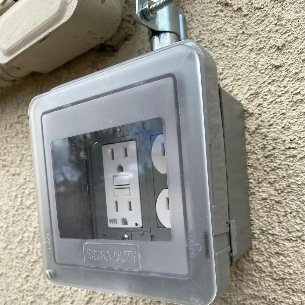 Slide of East Village Emergency Electrician