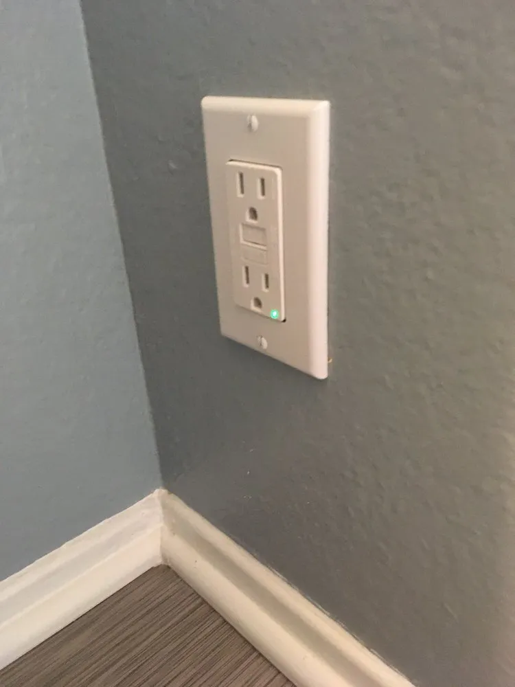 Trusted circuit breaker repair service in ,  - East West Electric