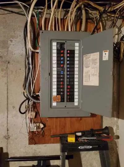 Licensed electrical service for homes in outlet and switch repair, by