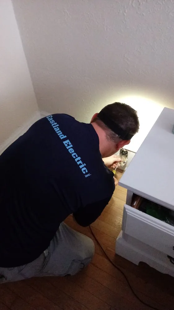 Affordable electrician providing wiring installation in , 