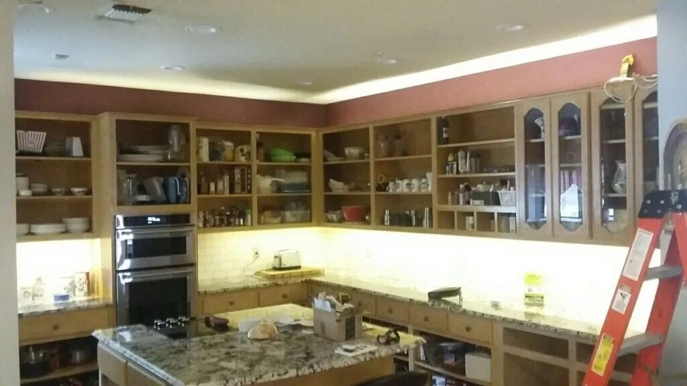 Licensed electrician providing emergency electrical service in ,