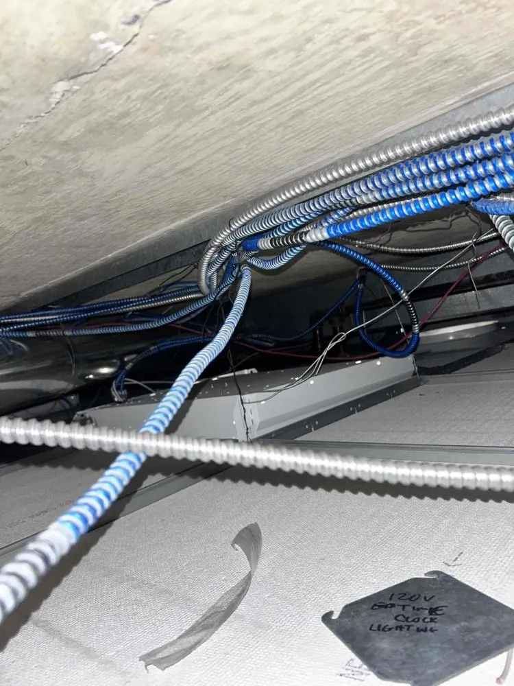 Expert outlet and switch repair service in ,  - Echo Facility Solutions