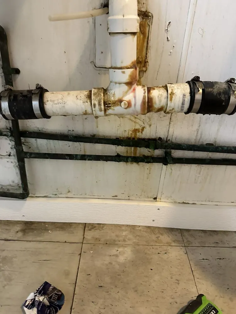 Slide of Echo Facility Solutions