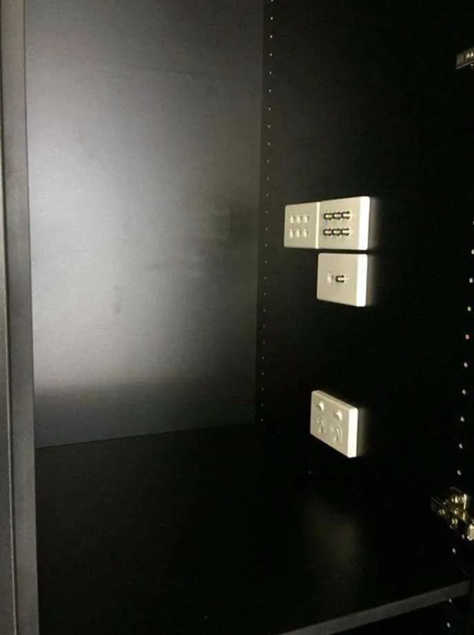 Slide of Echo Park Electric