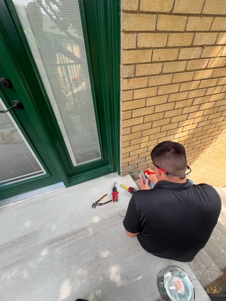 Slide of Echo’s Handyman Services