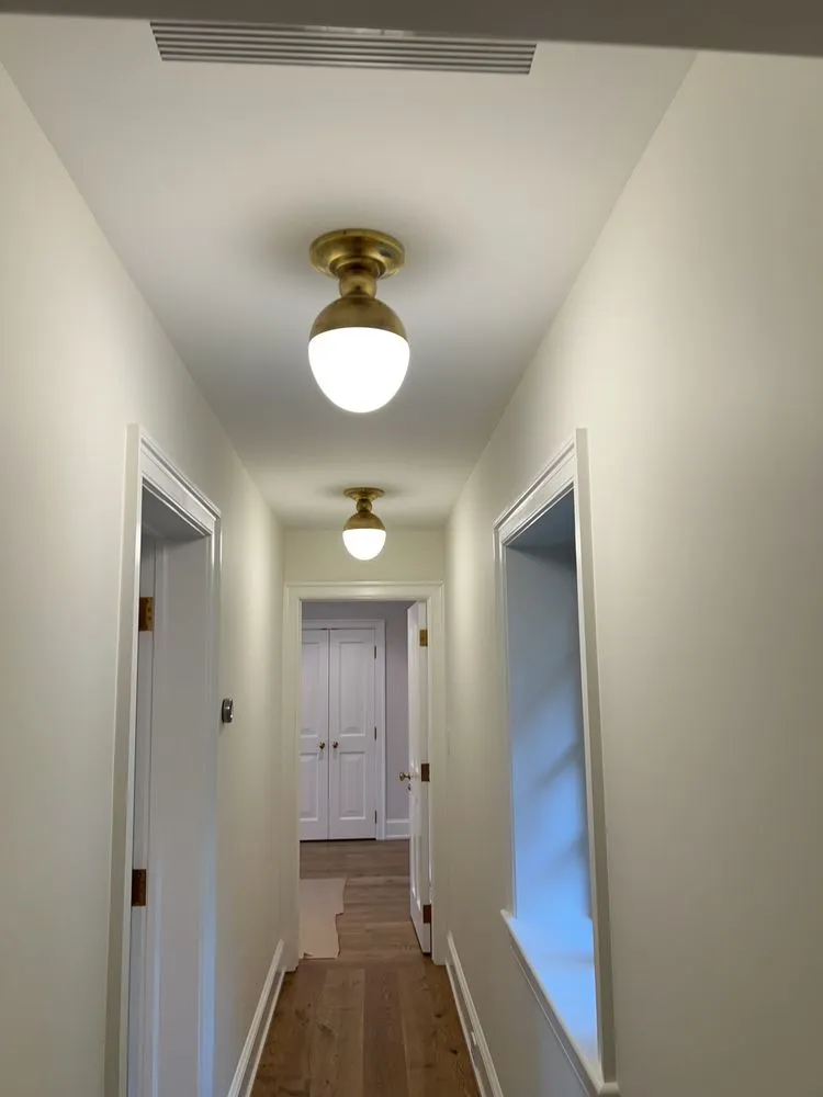 Slide of Edi’s Electrical Services