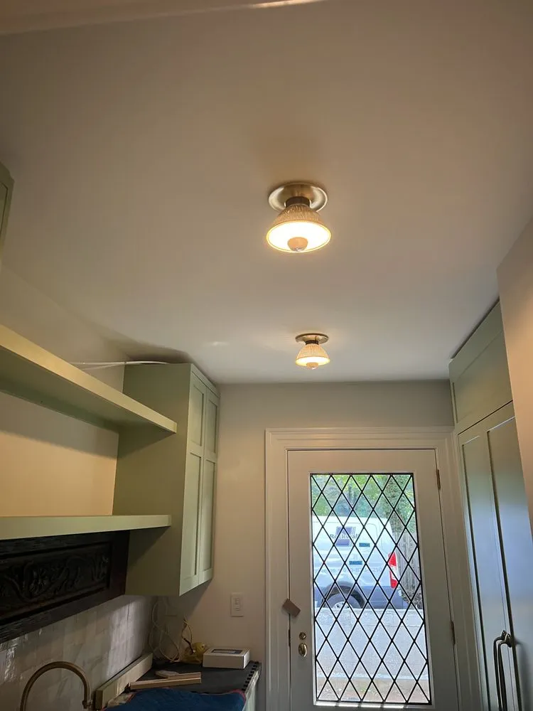 Slide of Edi’s Electrical Services