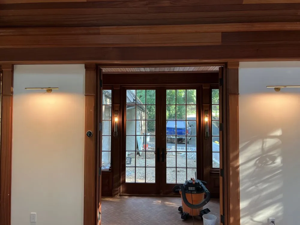 Slide of Edi’s Electrical Services