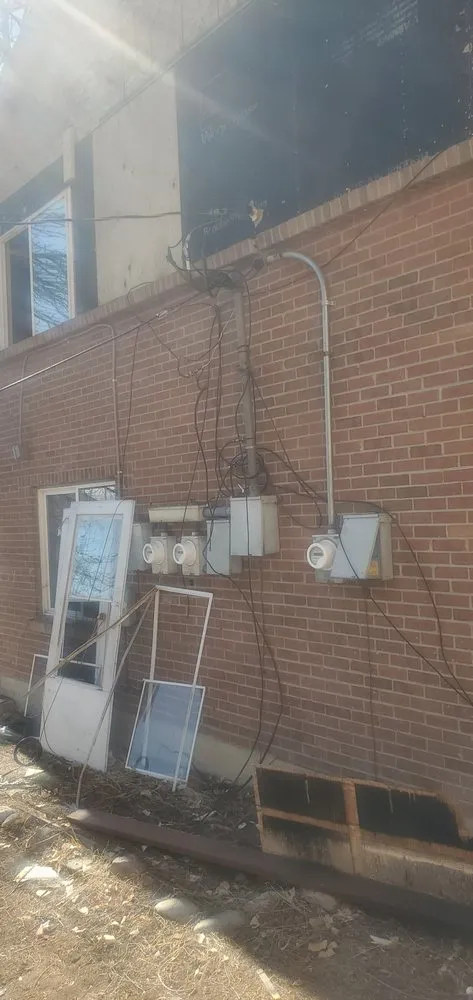 Expert circuit breaker repair in , by Edison Electrical Contractors