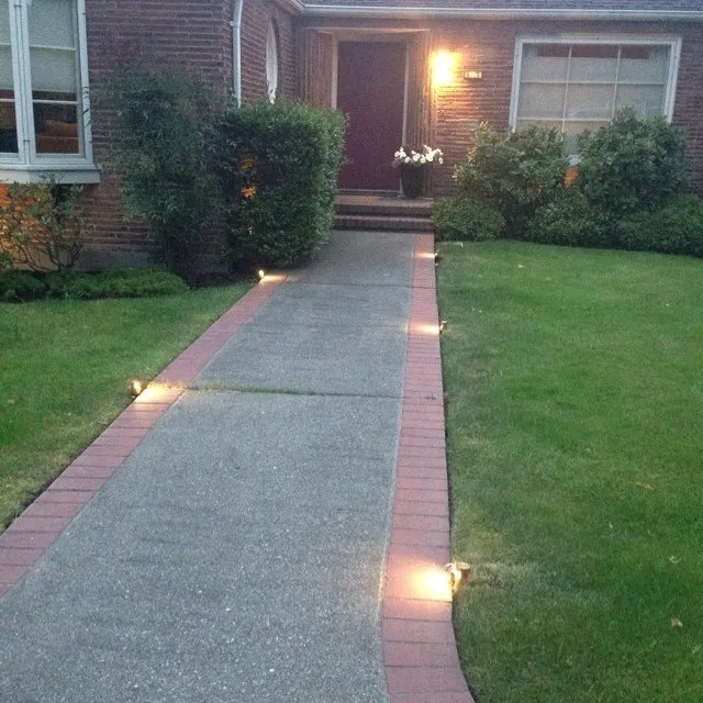 Professional electrician providing emergency electrical service in , 