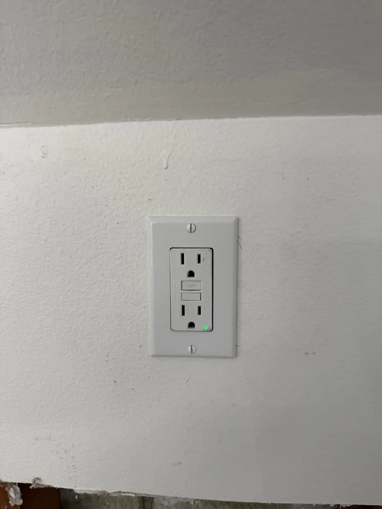 Slide of Eduardo Villalpando Electric