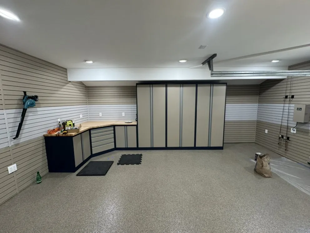 Slide of Eduardo's Handyman Services