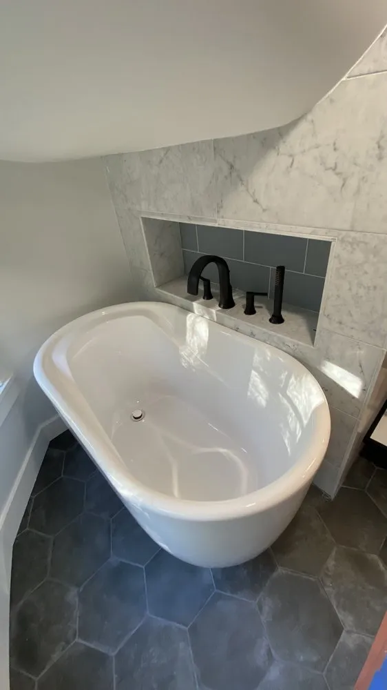 Slide of Eduardo's Handyman Services