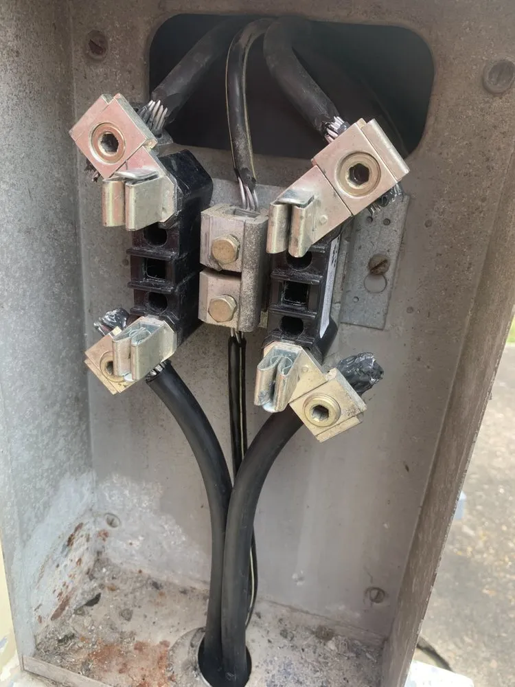 Slide of E&E Electrical Services