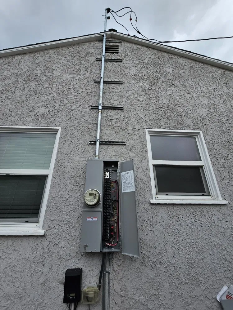 Licensed circuit breaker repair experts serving Pacoima, CA - EES Electric