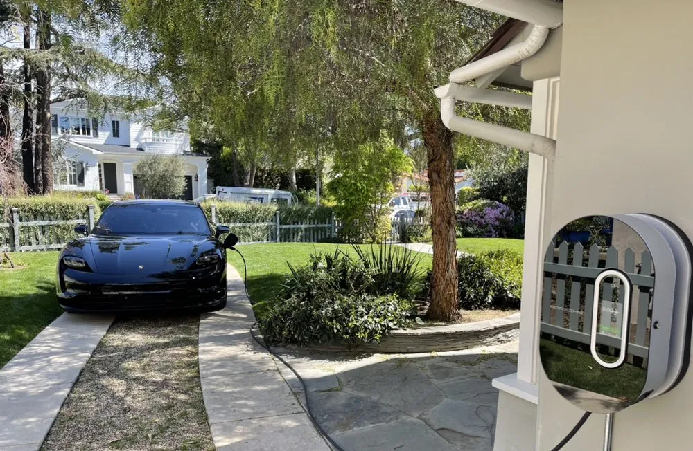 Slide of Egozi Electric