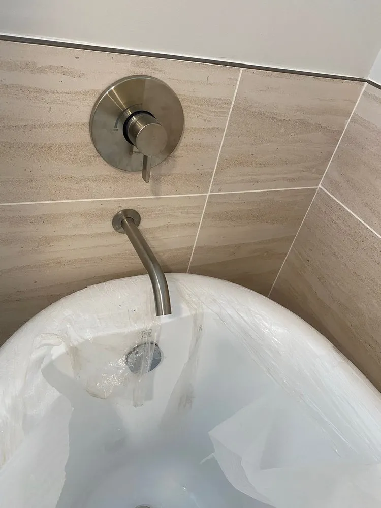 Professional lighting installation in ,  by EKAHI Home Improvements and Maintenance